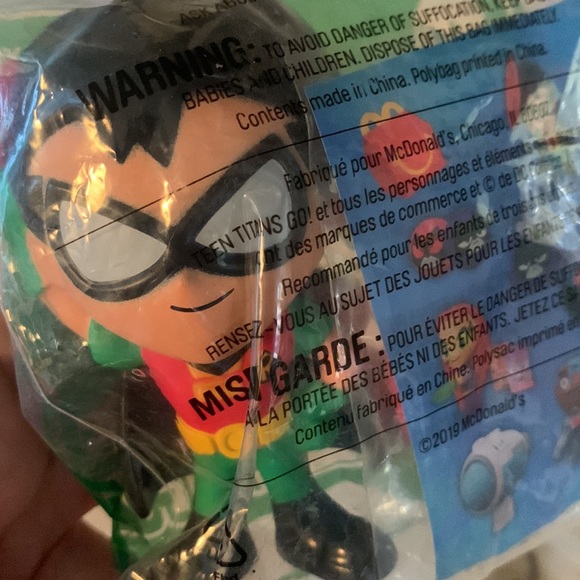 Random toys and keychains - Picture 6 of 6